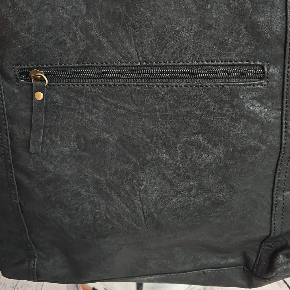 Bueno Black Crossbody Bag